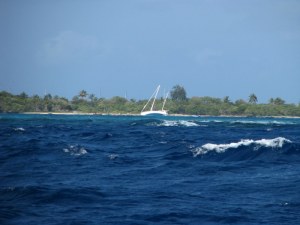 Boat aground on SE shore of Mayreau
